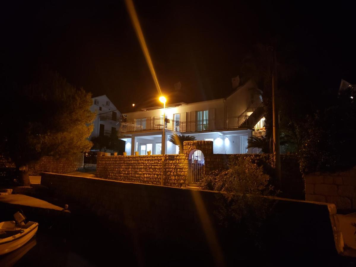 Waterfront Apartment Petrovina Kotor Exterior photo