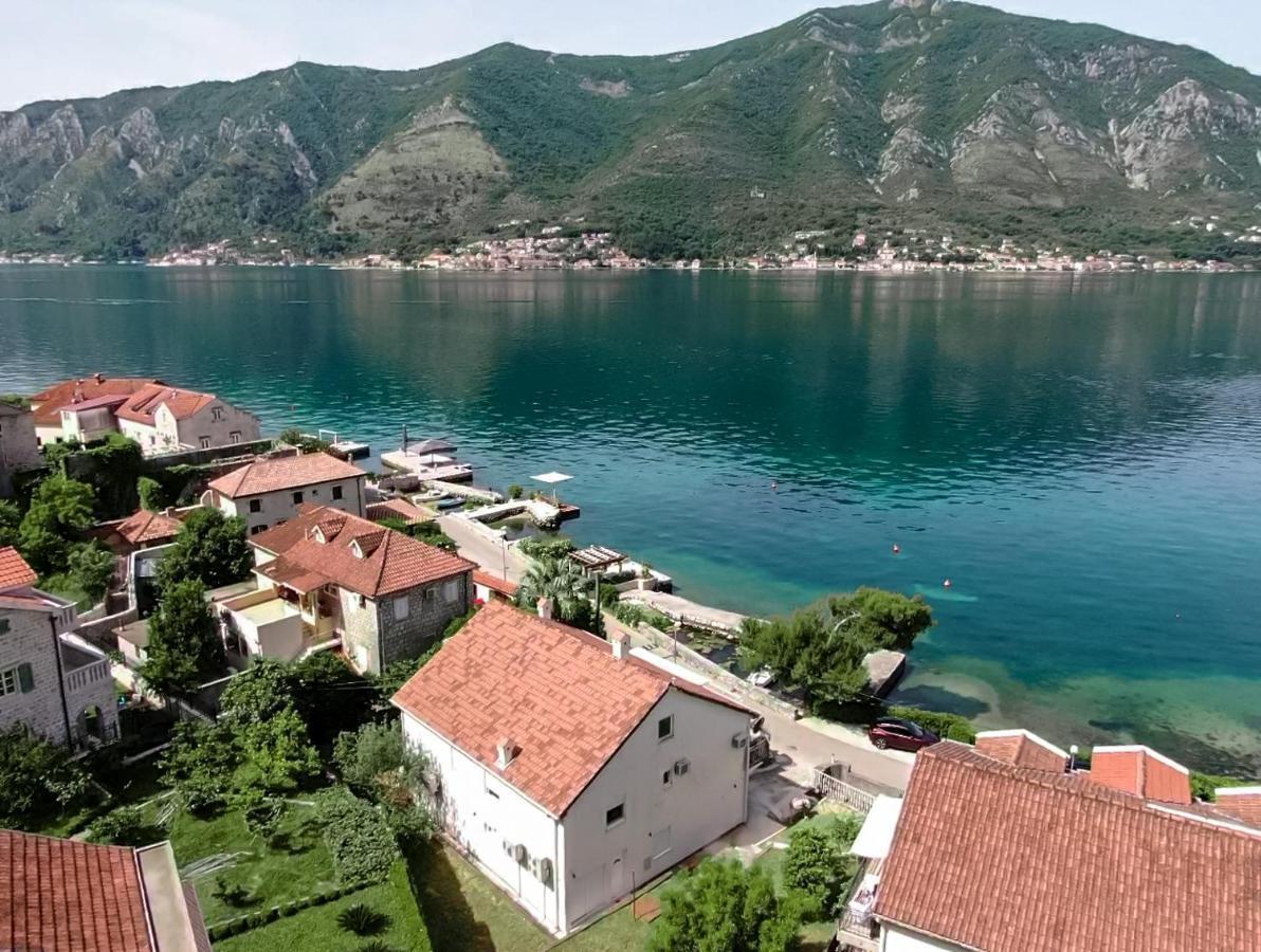 Waterfront Apartment Petrovina Kotor Exterior photo
