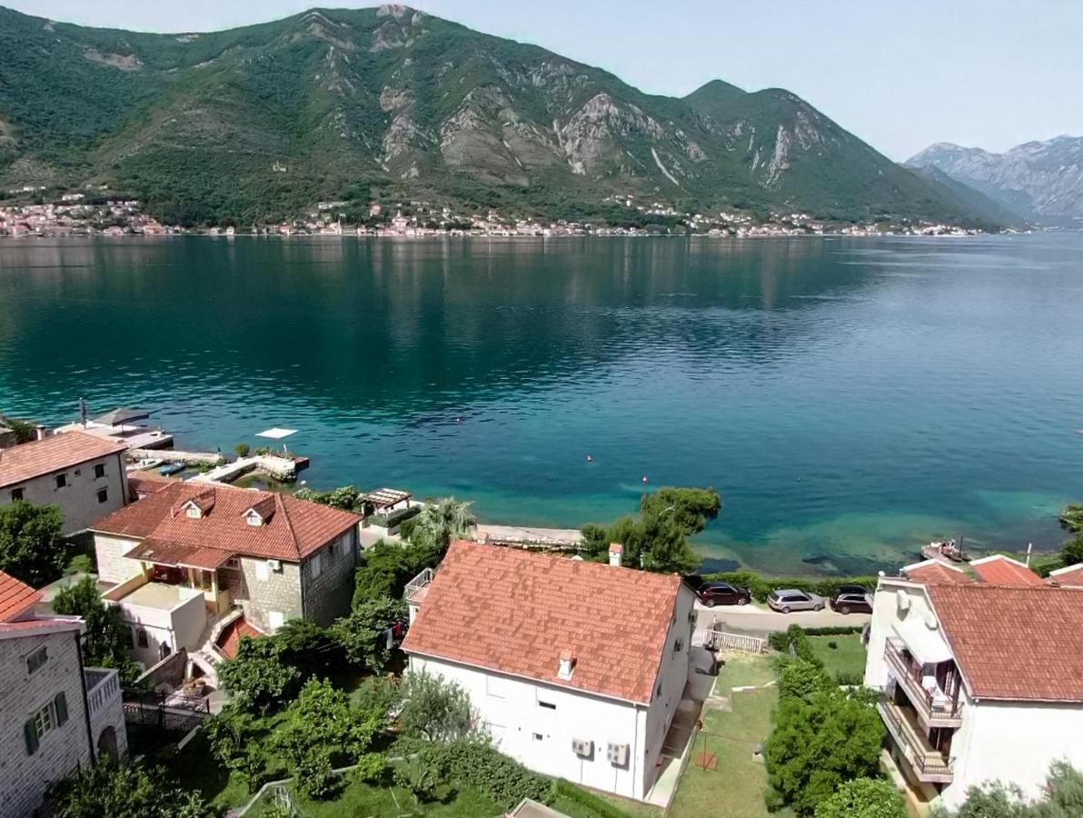 Waterfront Apartment Petrovina Kotor Exterior photo