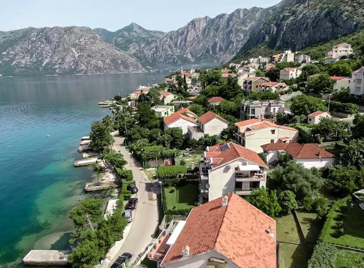 Waterfront Apartment Petrovina Kotor Exterior photo