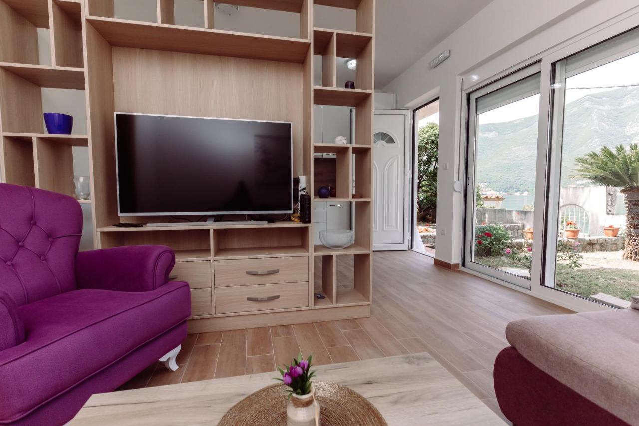 Waterfront Apartment Petrovina Kotor Exterior photo