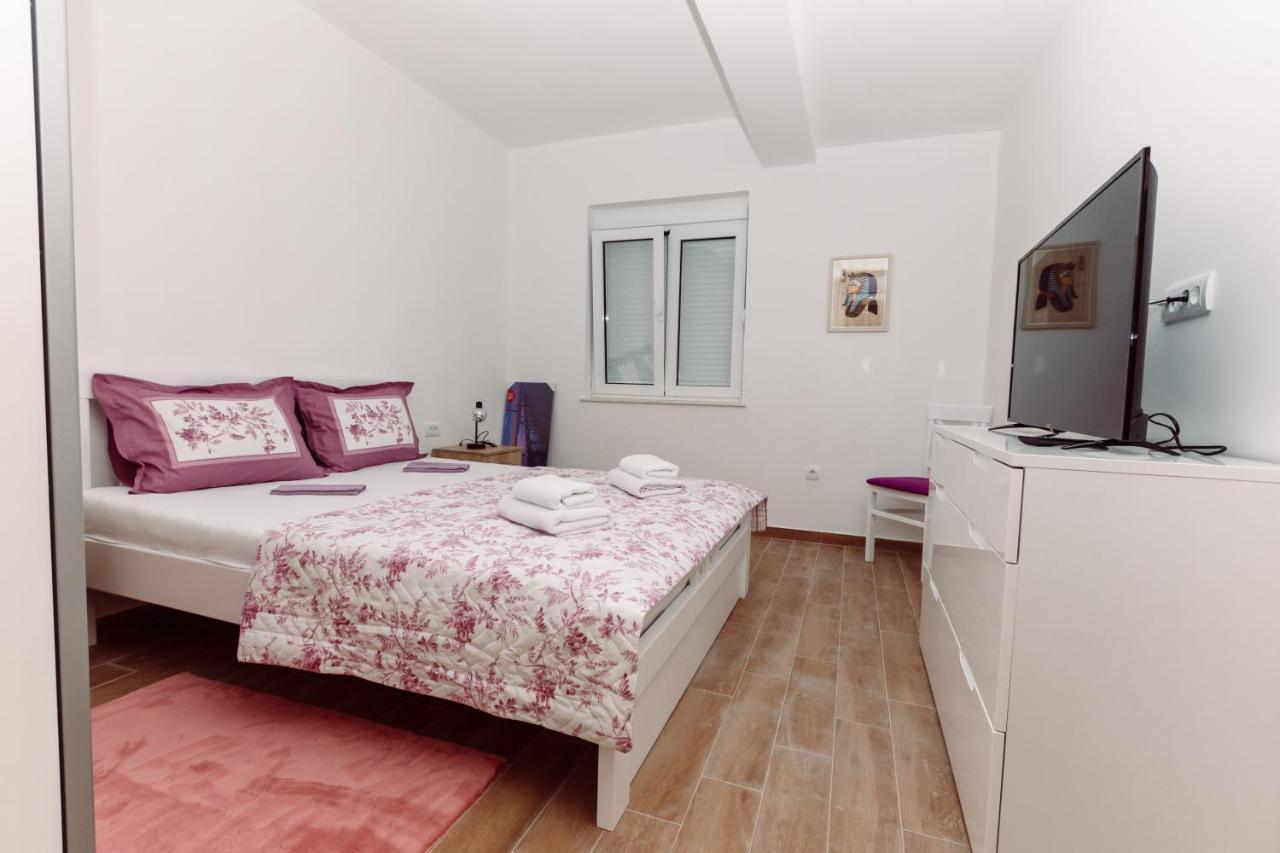 Waterfront Apartment Petrovina Kotor Exterior photo