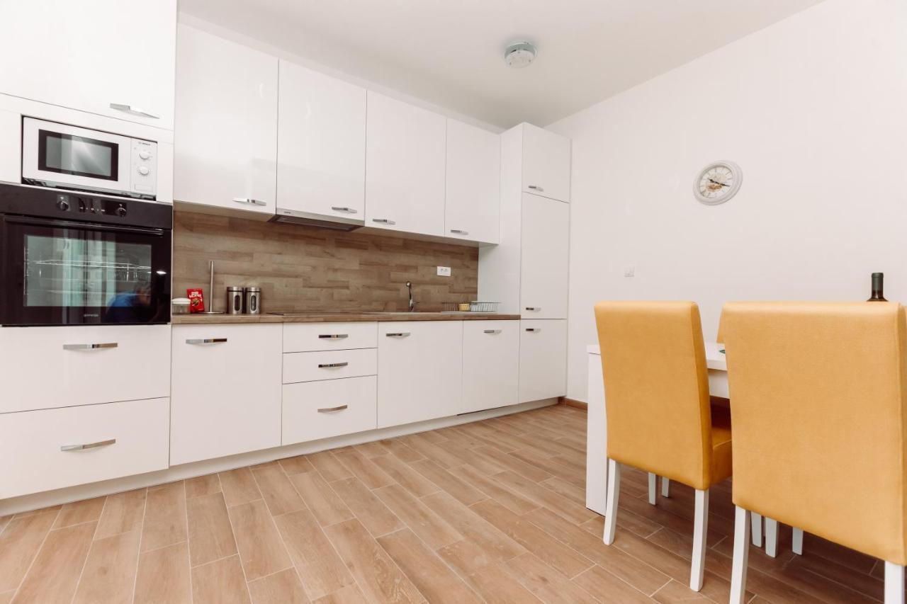 Waterfront Apartment Petrovina Kotor Exterior photo