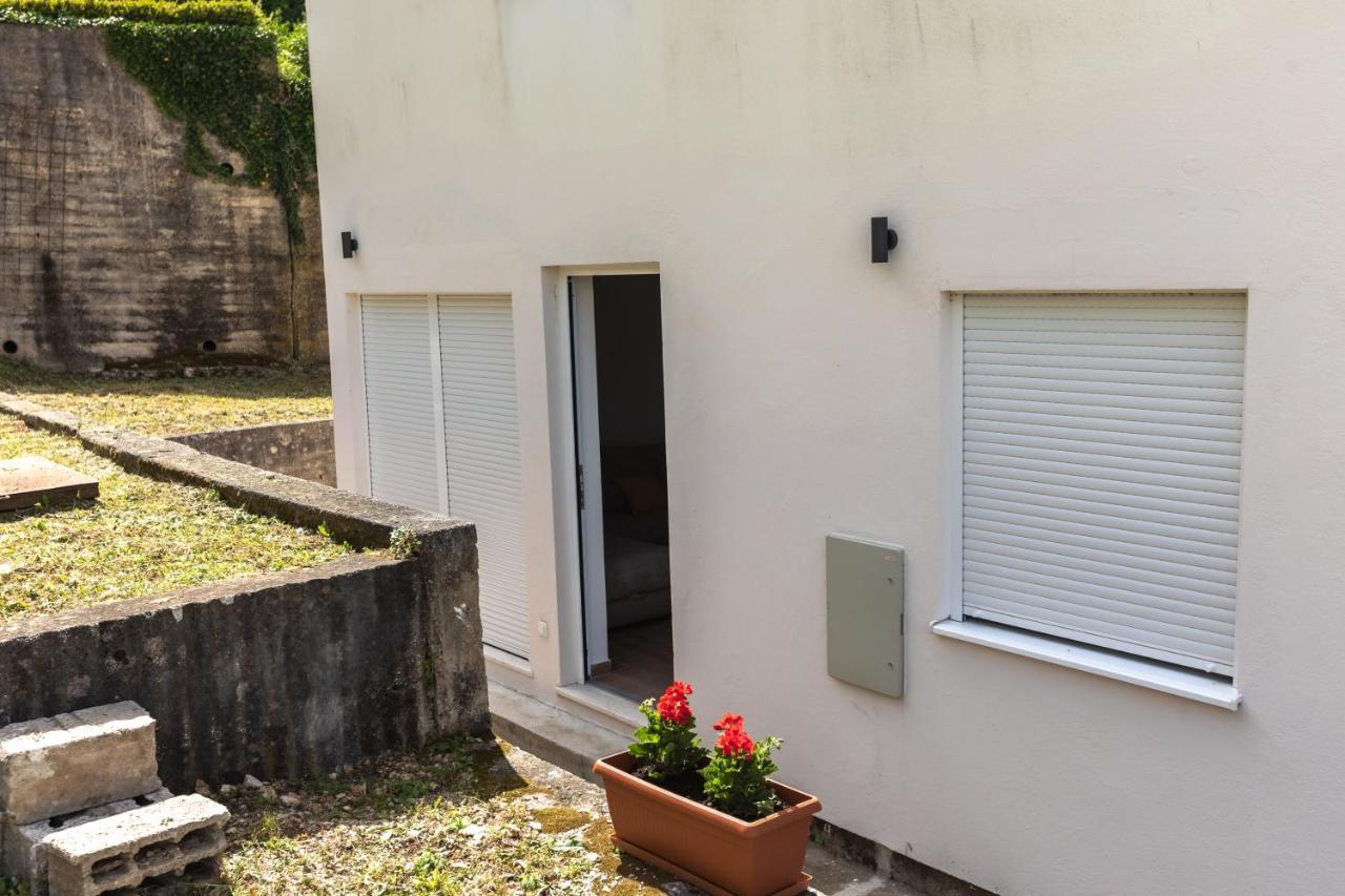 Waterfront Apartment Petrovina Kotor Exterior photo