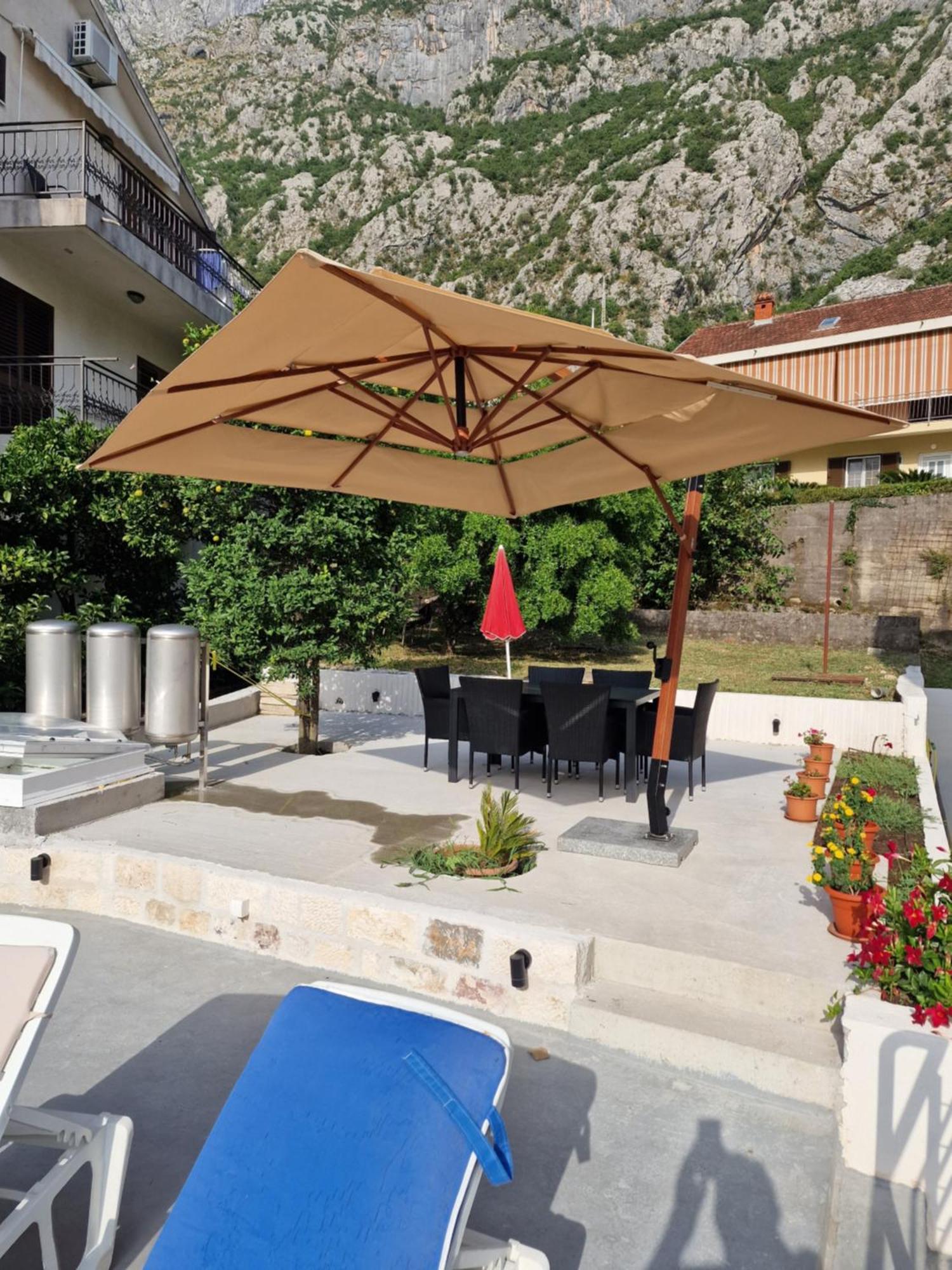 Waterfront Apartment Petrovina Kotor Exterior photo