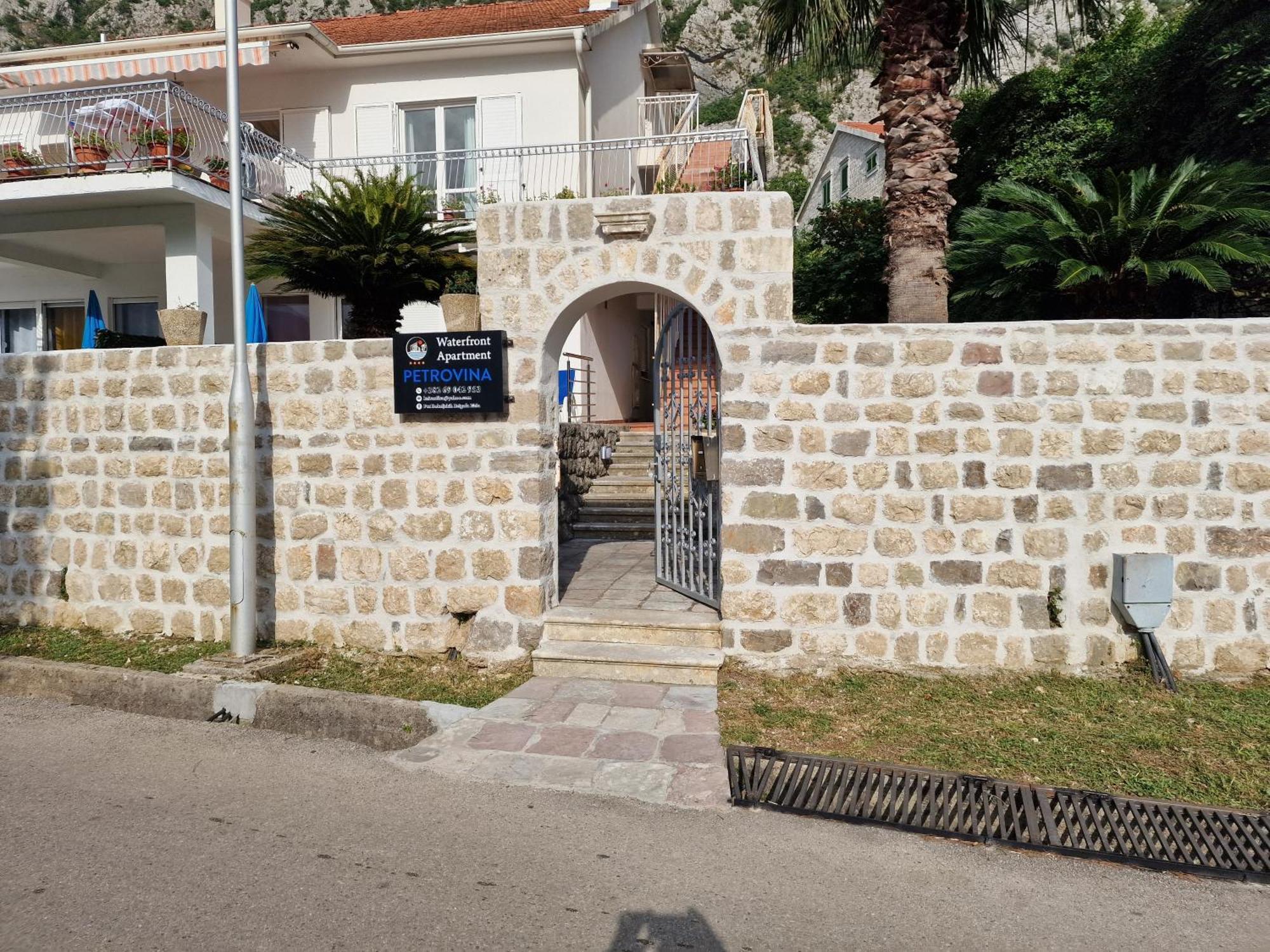 Waterfront Apartment Petrovina Kotor Exterior photo