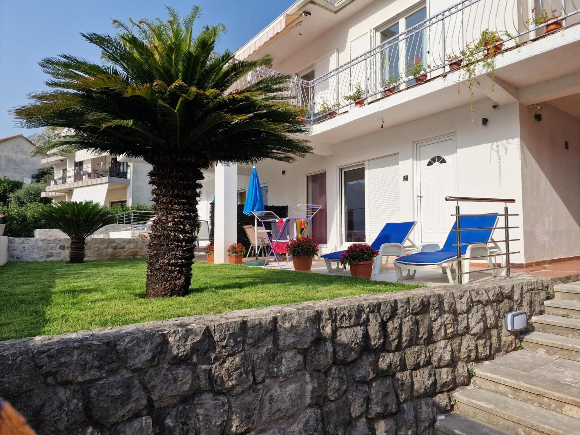 Waterfront Apartment Petrovina Kotor Exterior photo