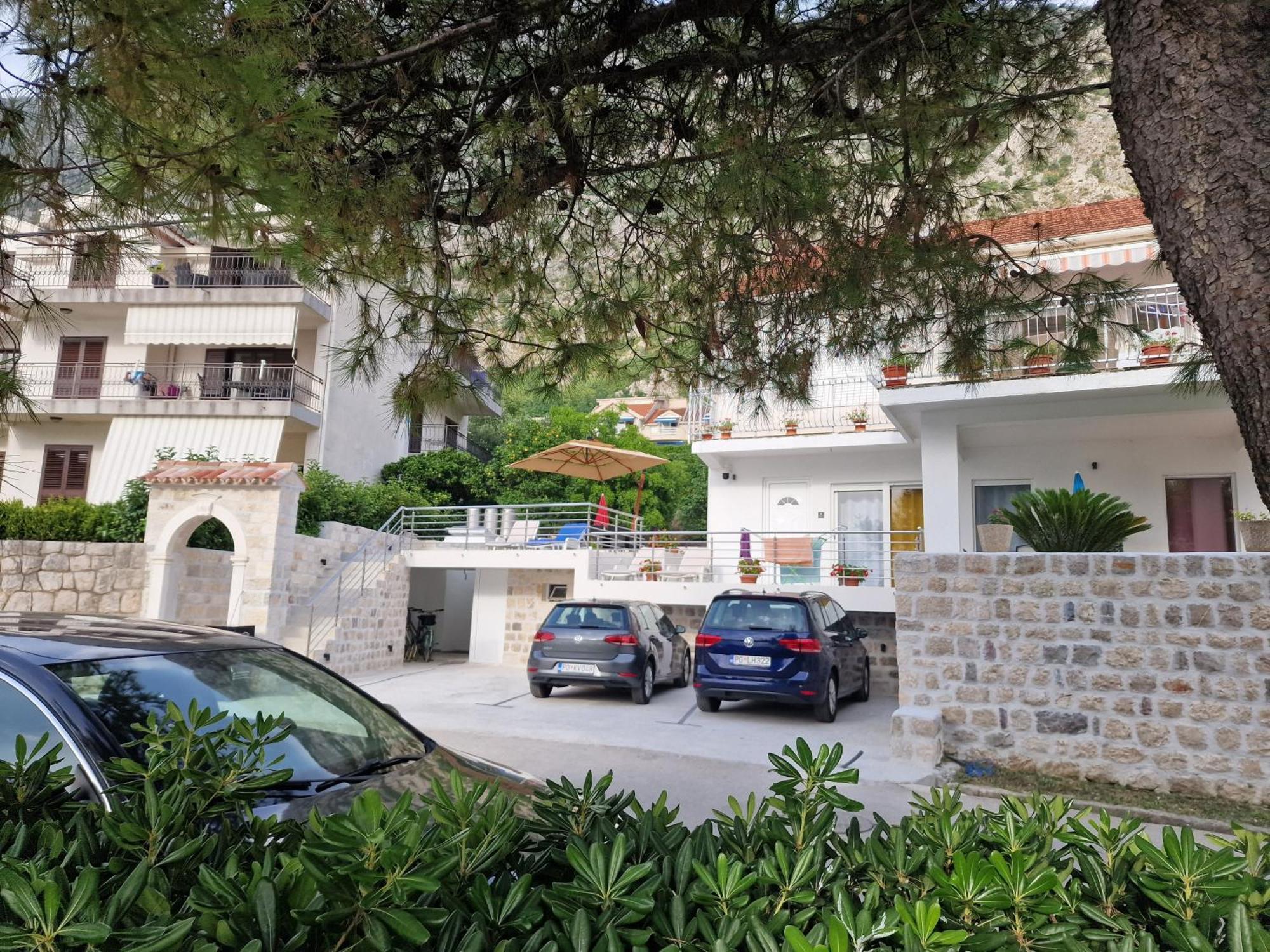 Waterfront Apartment Petrovina Kotor Exterior photo
