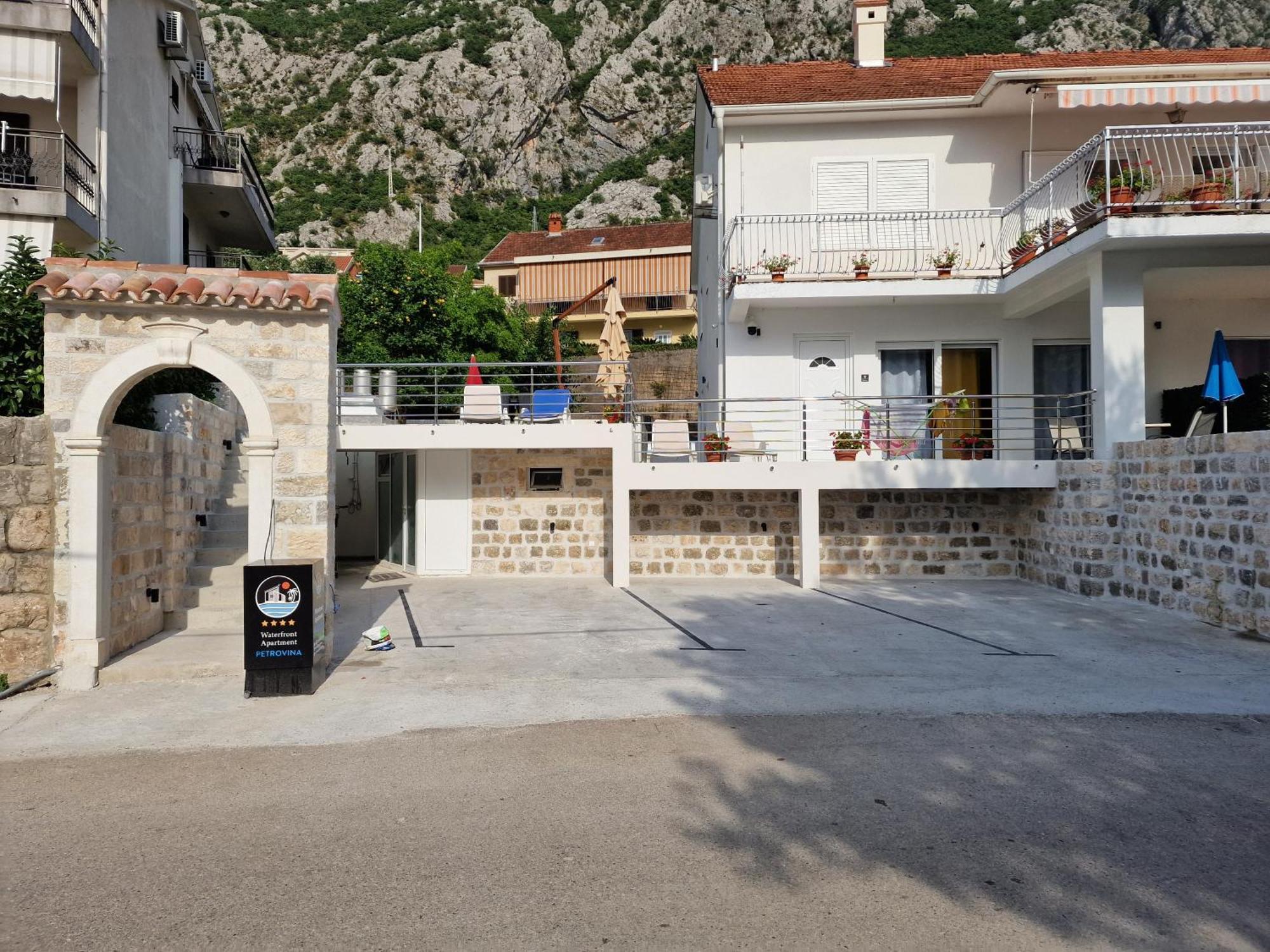 Waterfront Apartment Petrovina Kotor Exterior photo