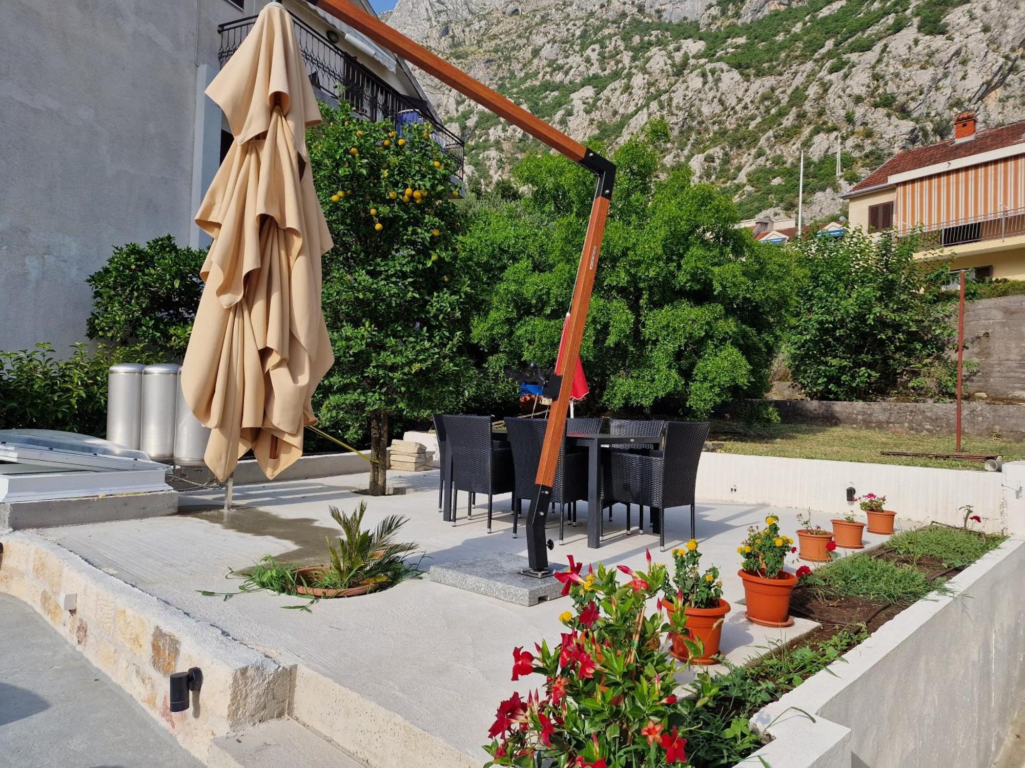 Waterfront Apartment Petrovina Kotor Exterior photo