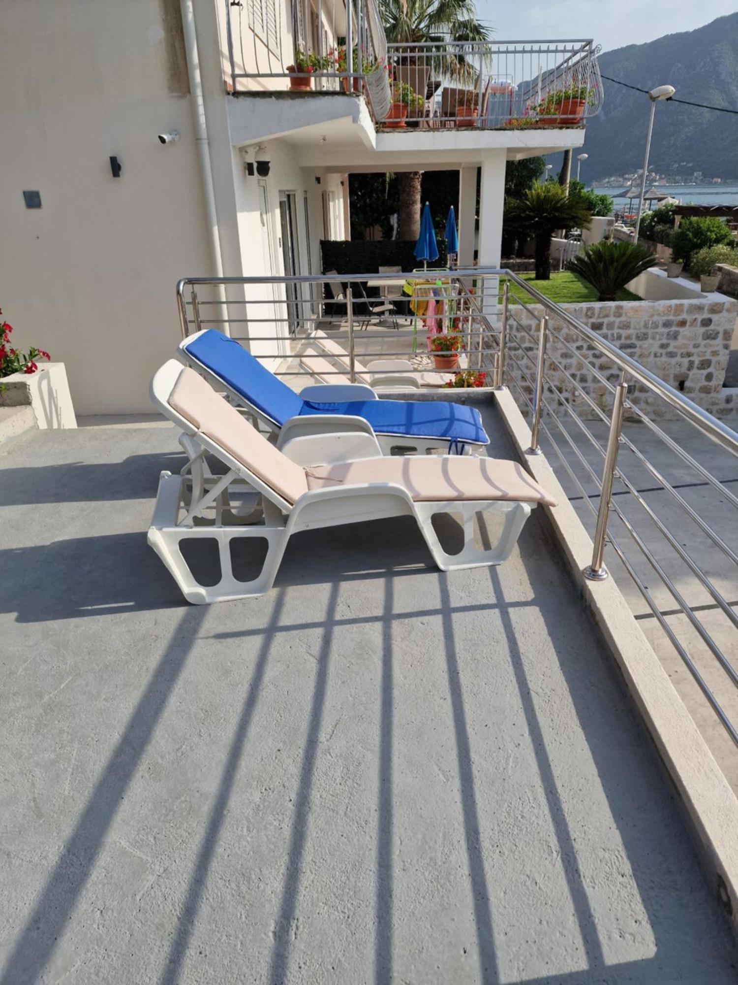 Waterfront Apartment Petrovina Kotor Exterior photo