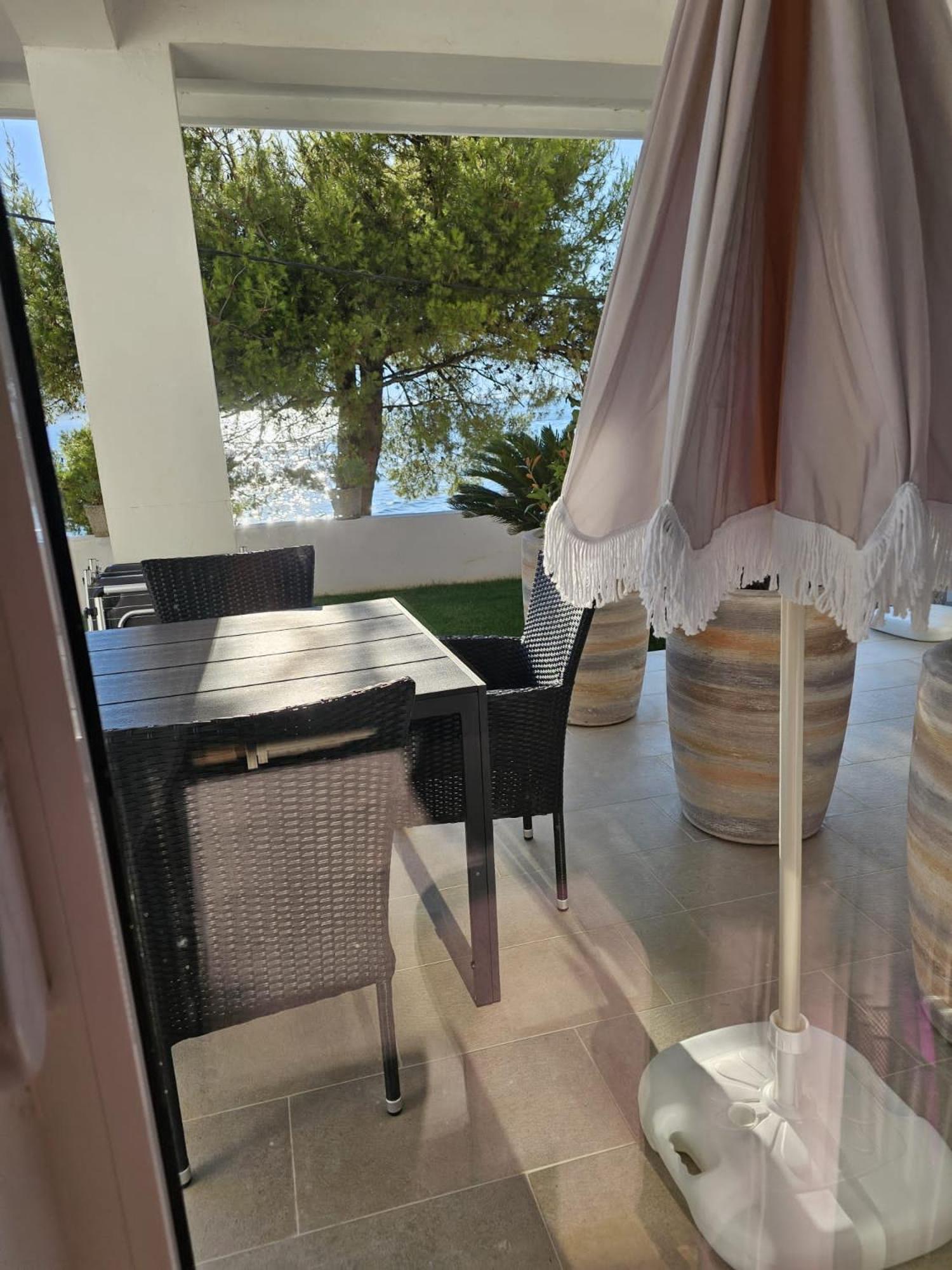 Waterfront Apartment Petrovina Kotor Exterior photo