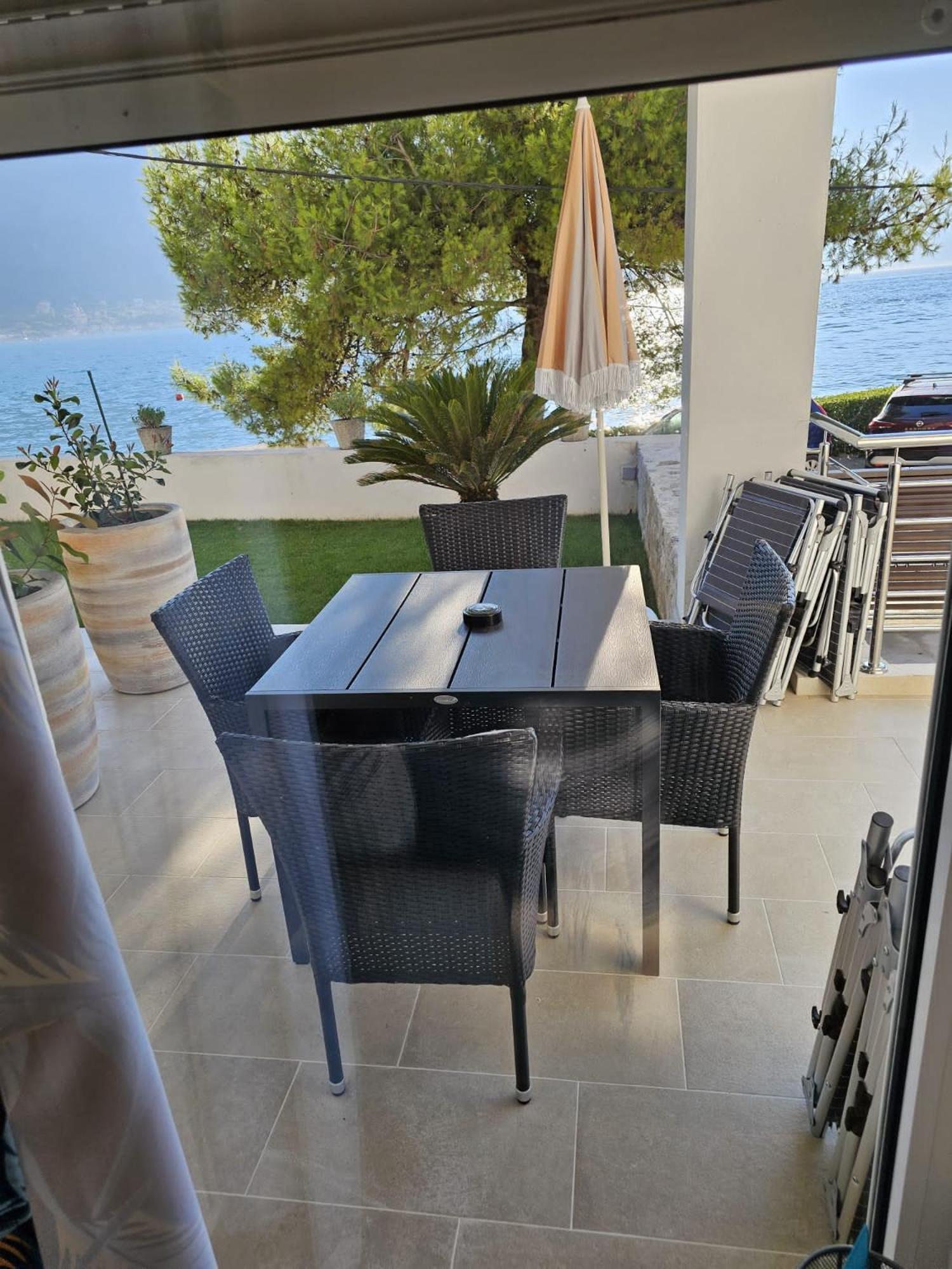 Waterfront Apartment Petrovina Kotor Exterior photo